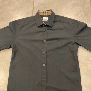 Burberry Black Button-Up Shirt with Nova Check Collar – Size 180/92A ( Medium)